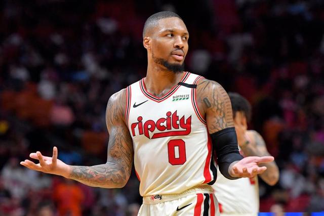 詹姆斯32+14+10浓眉31+9 湖人力克国王三连胜