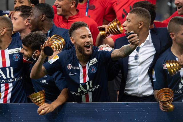 附加赛-湖人险胜鹈鹕晋级季后赛 首轮对阵掘金